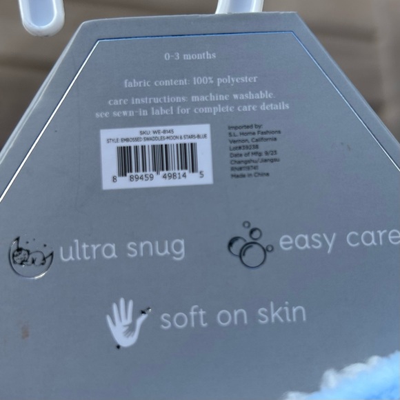 Amongst The Clouds irresistibly warm embossed swaddle blanket blue 0-3 months - Picture 8 of 8